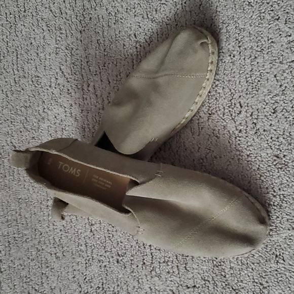TOMS Desert Taupe Suede Alpargatas - Picture 12 of 16